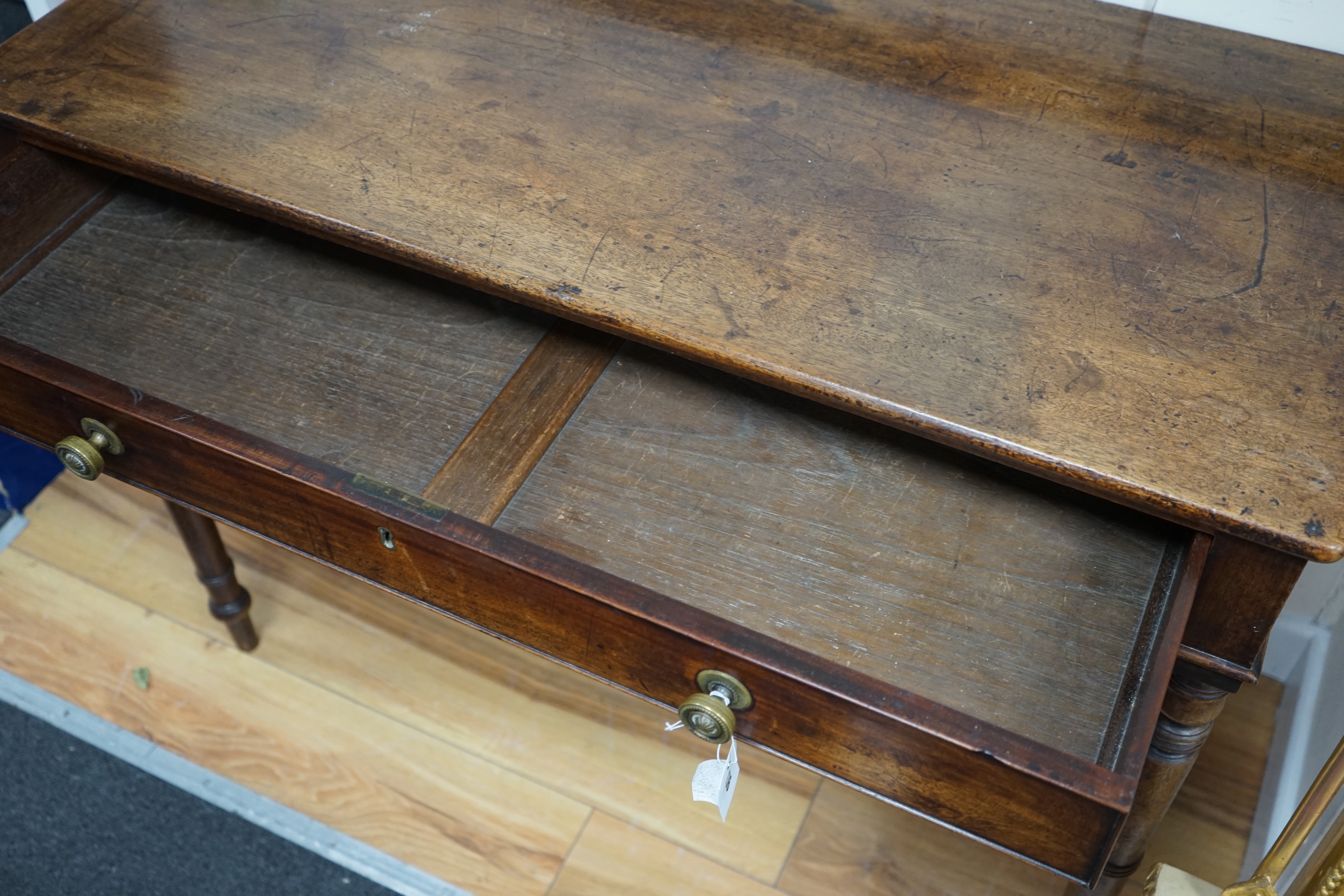 A Regency mahogany hall table with single frieze drawer, width 101cm depth 49cm height 76cm